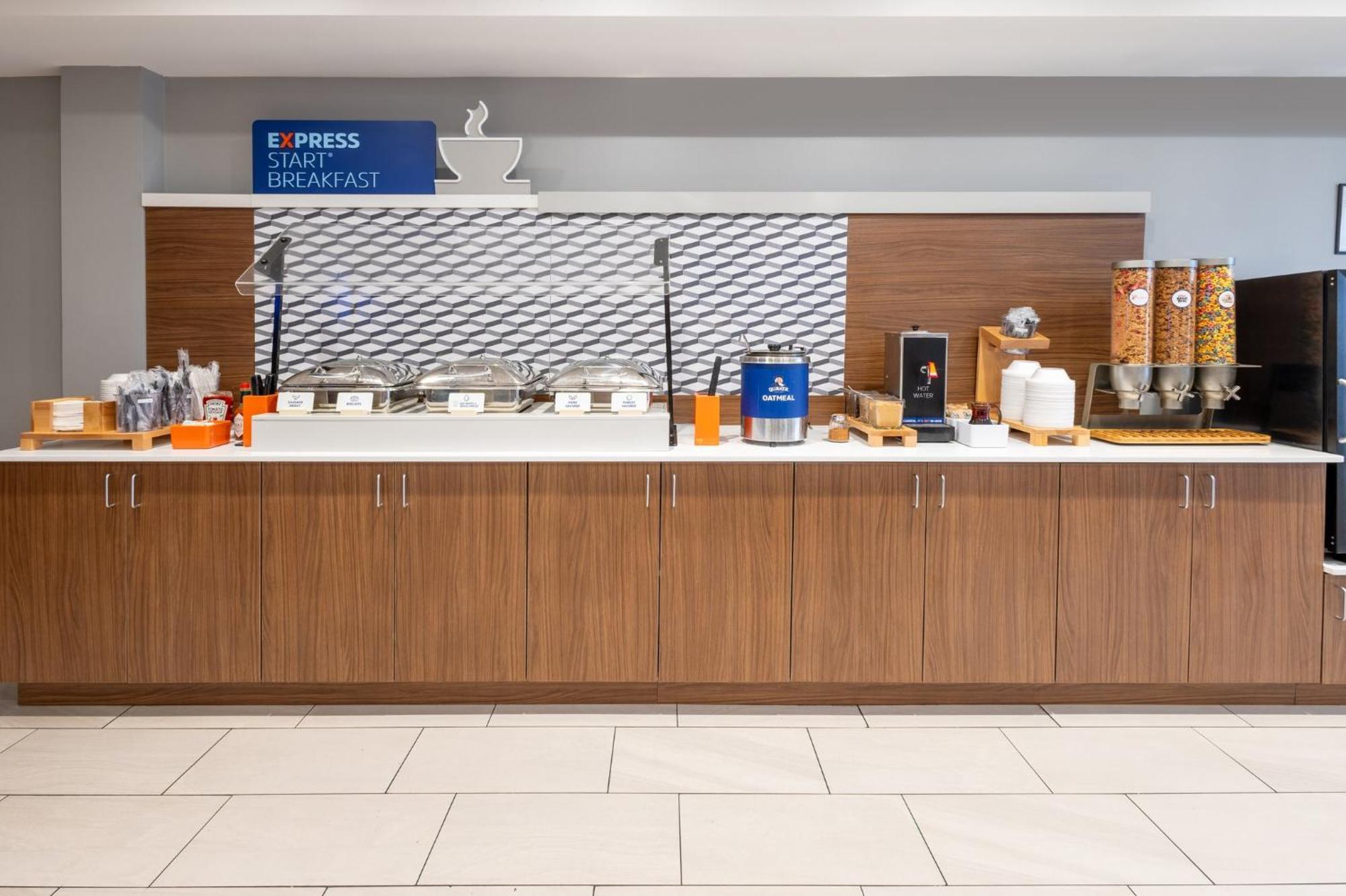 Holiday Inn Express Hotel & Suites Jackson - Flowood By Ihg Екстериор снимка