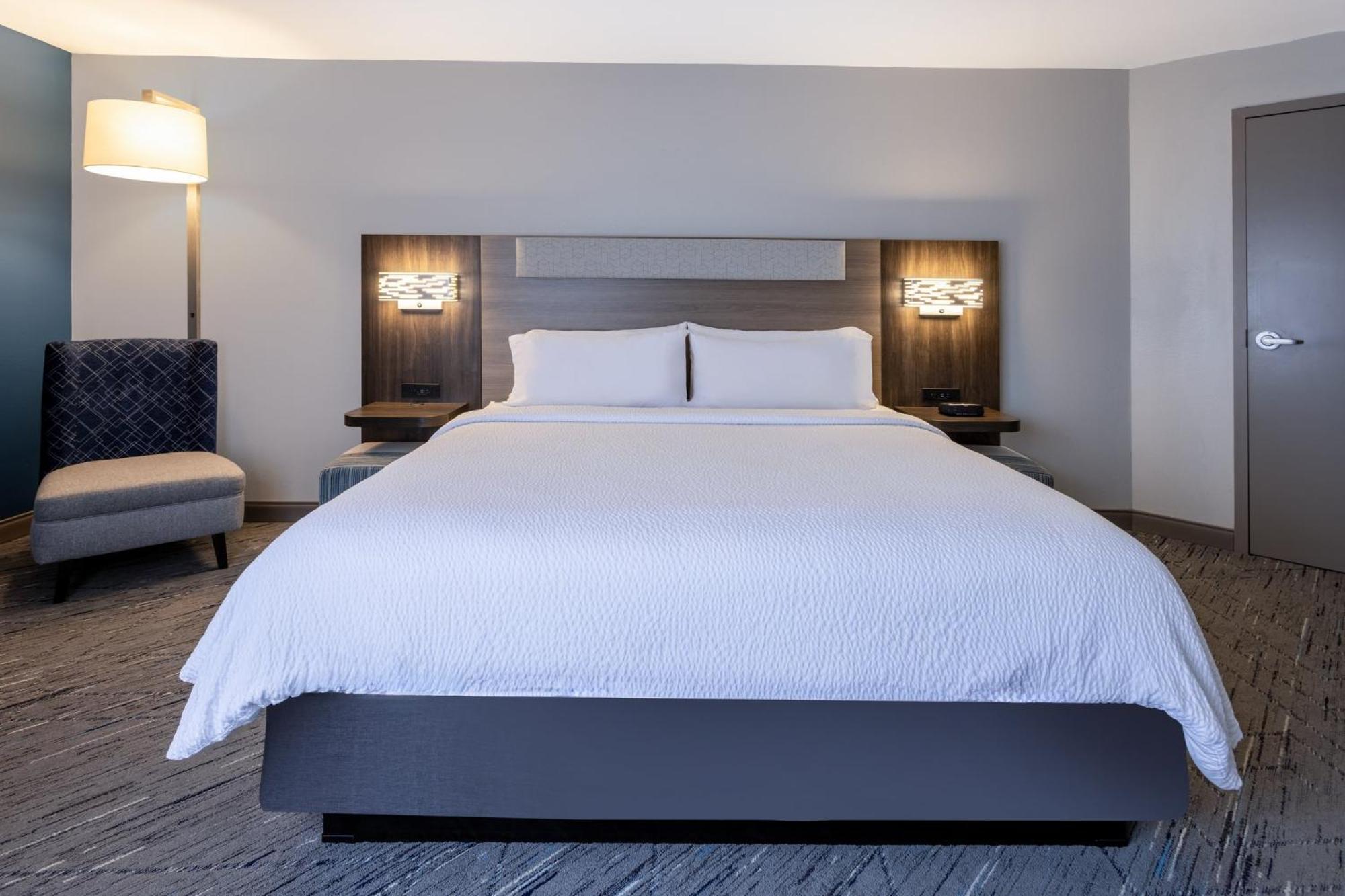 Holiday Inn Express Hotel & Suites Jackson - Flowood By Ihg Екстериор снимка